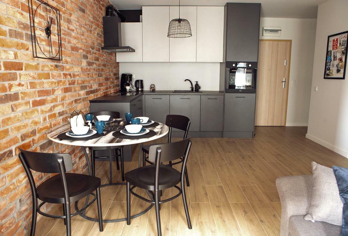 קרקוב Concept Red Apartment מראה חיצוני תמונה